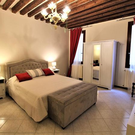 Central And Spacious Apartment เวนิส ภายนอก รูปภาพ