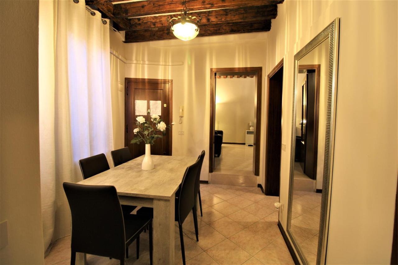 Central And Spacious Apartment เวนิส ภายนอก รูปภาพ