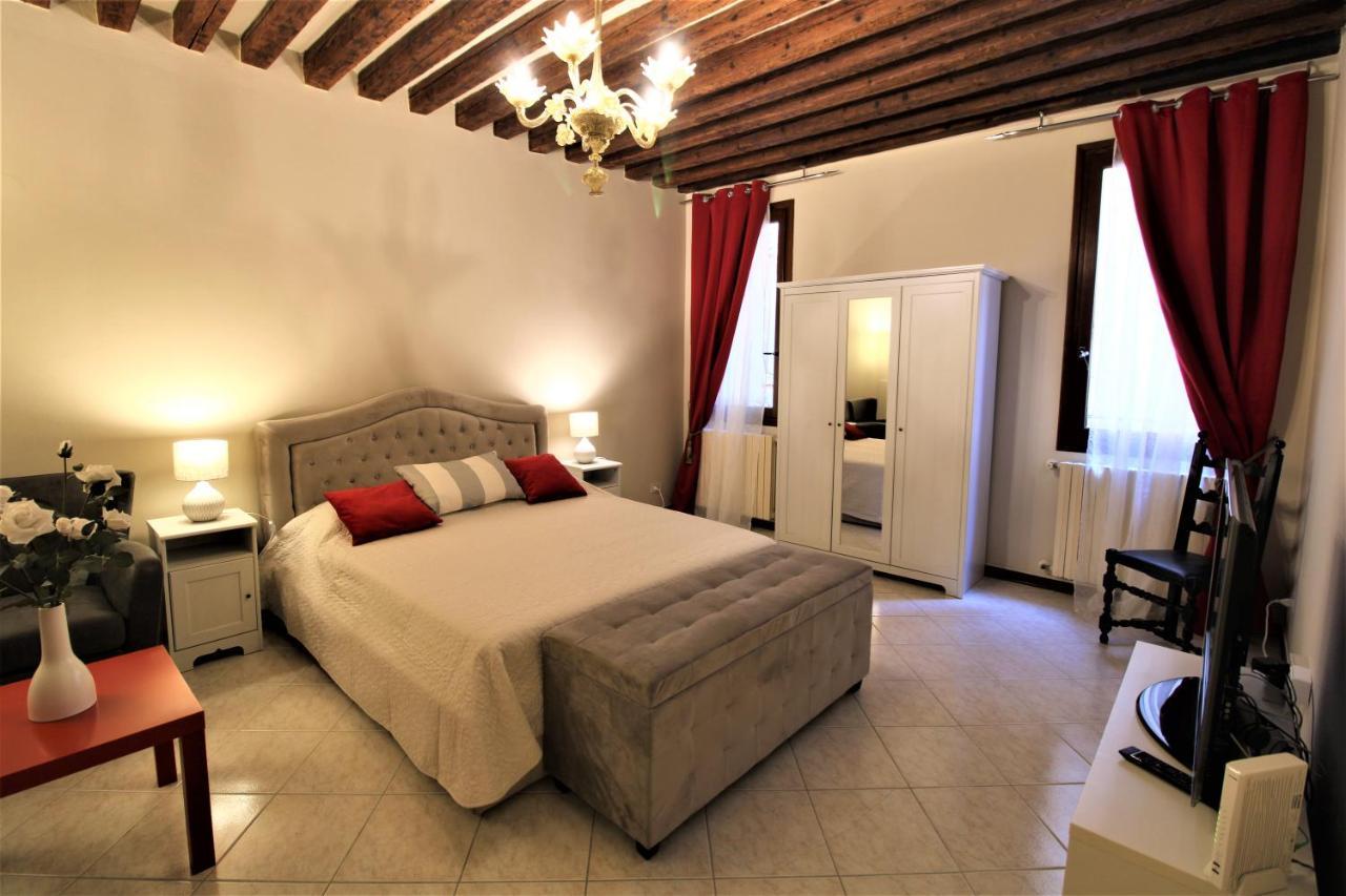 Central And Spacious Apartment เวนิส ภายนอก รูปภาพ